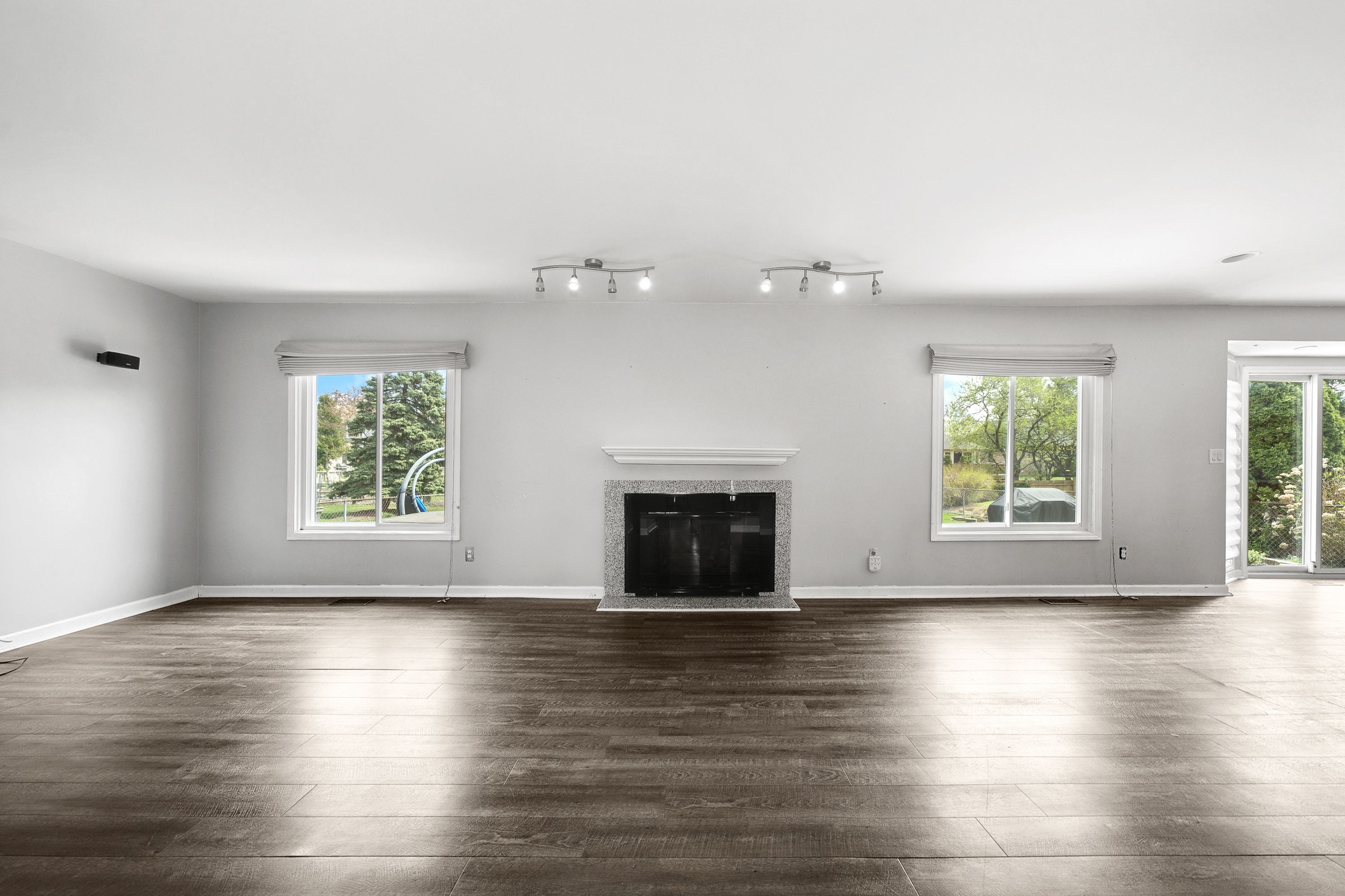 Macomb Township Macomb, Michigan 48044, United States, 4 Bedrooms Bedrooms, ,3 BathroomsBathrooms,Residential,Pending,116478