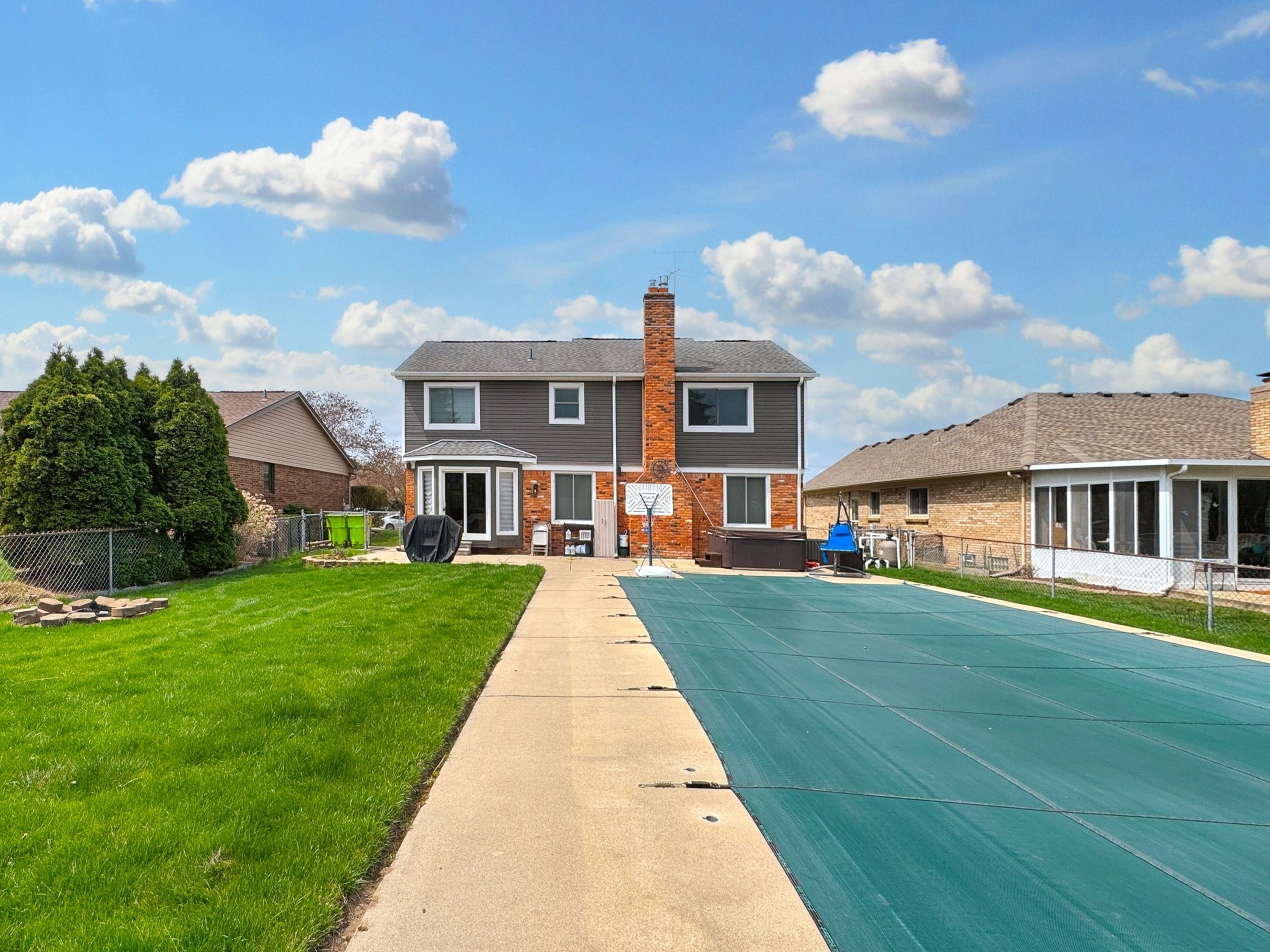 Macomb Township Macomb, Michigan 48044, United States, 4 Bedrooms Bedrooms, ,3 BathroomsBathrooms,Residential,Pending,116478