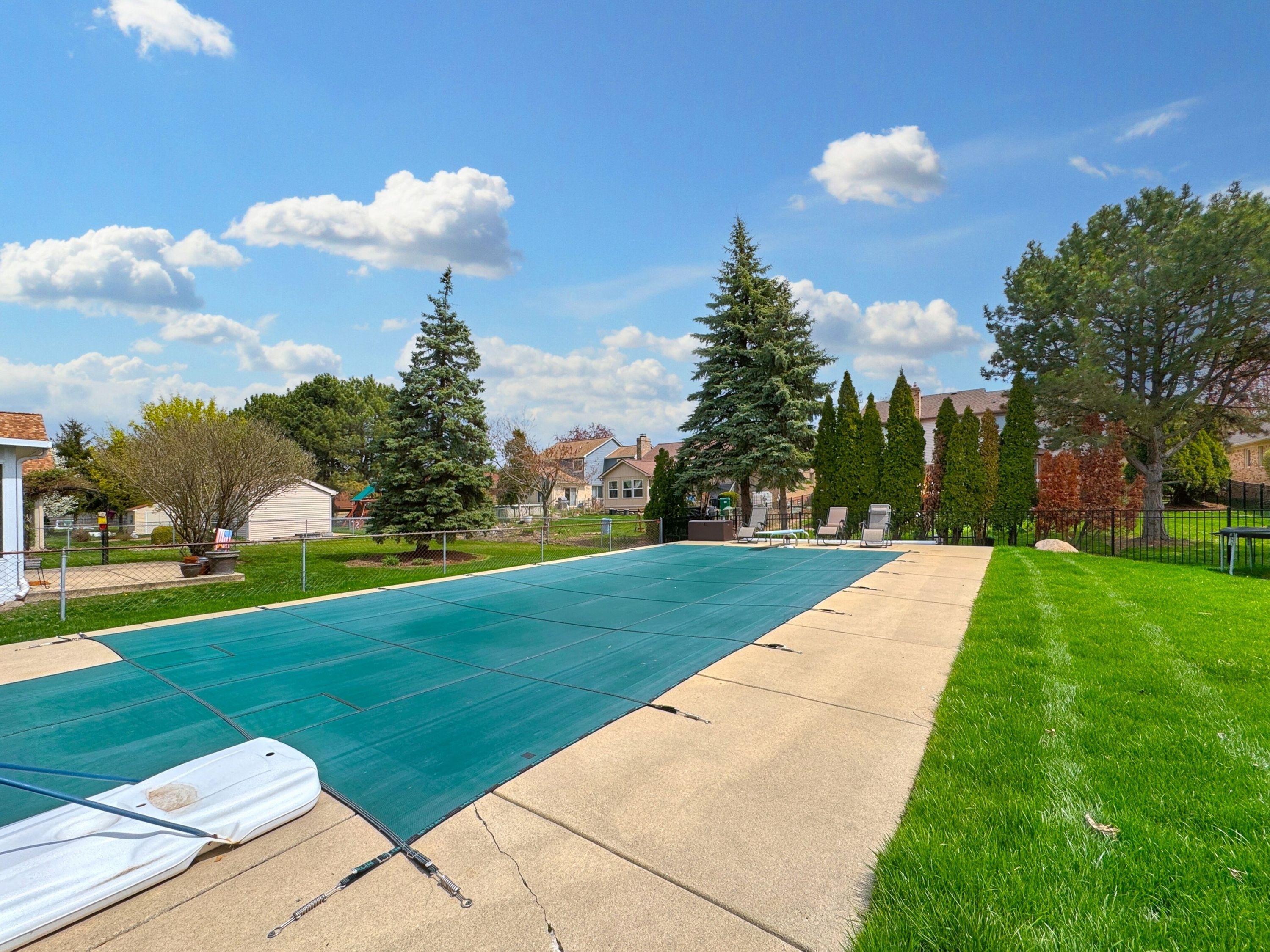 Macomb Township Macomb, Michigan 48044, United States, 4 Bedrooms Bedrooms, ,3 BathroomsBathrooms,Residential,Pending,116478