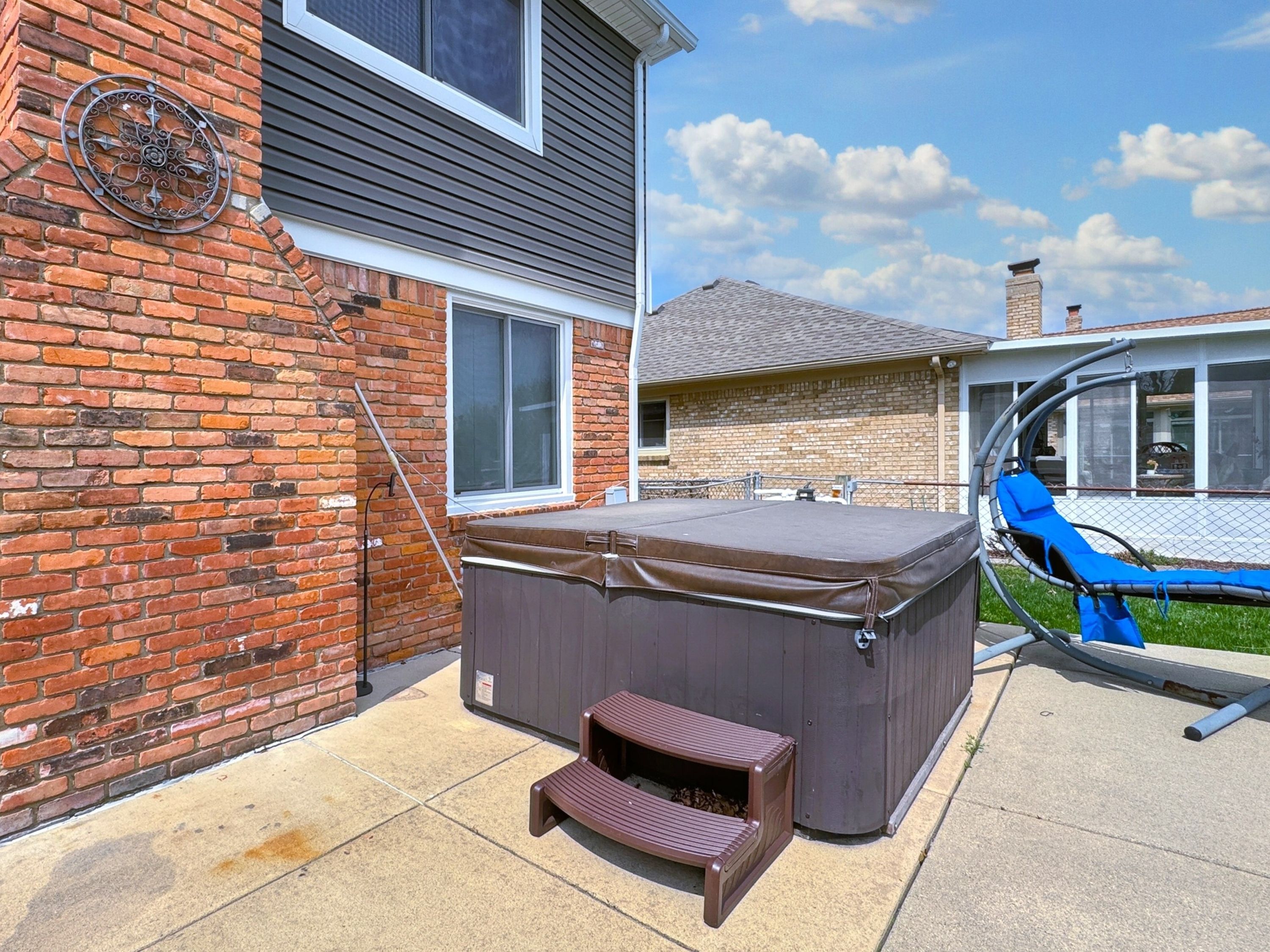 Macomb Township Macomb, Michigan 48044, United States, 4 Bedrooms Bedrooms, ,3 BathroomsBathrooms,Residential,Pending,116478