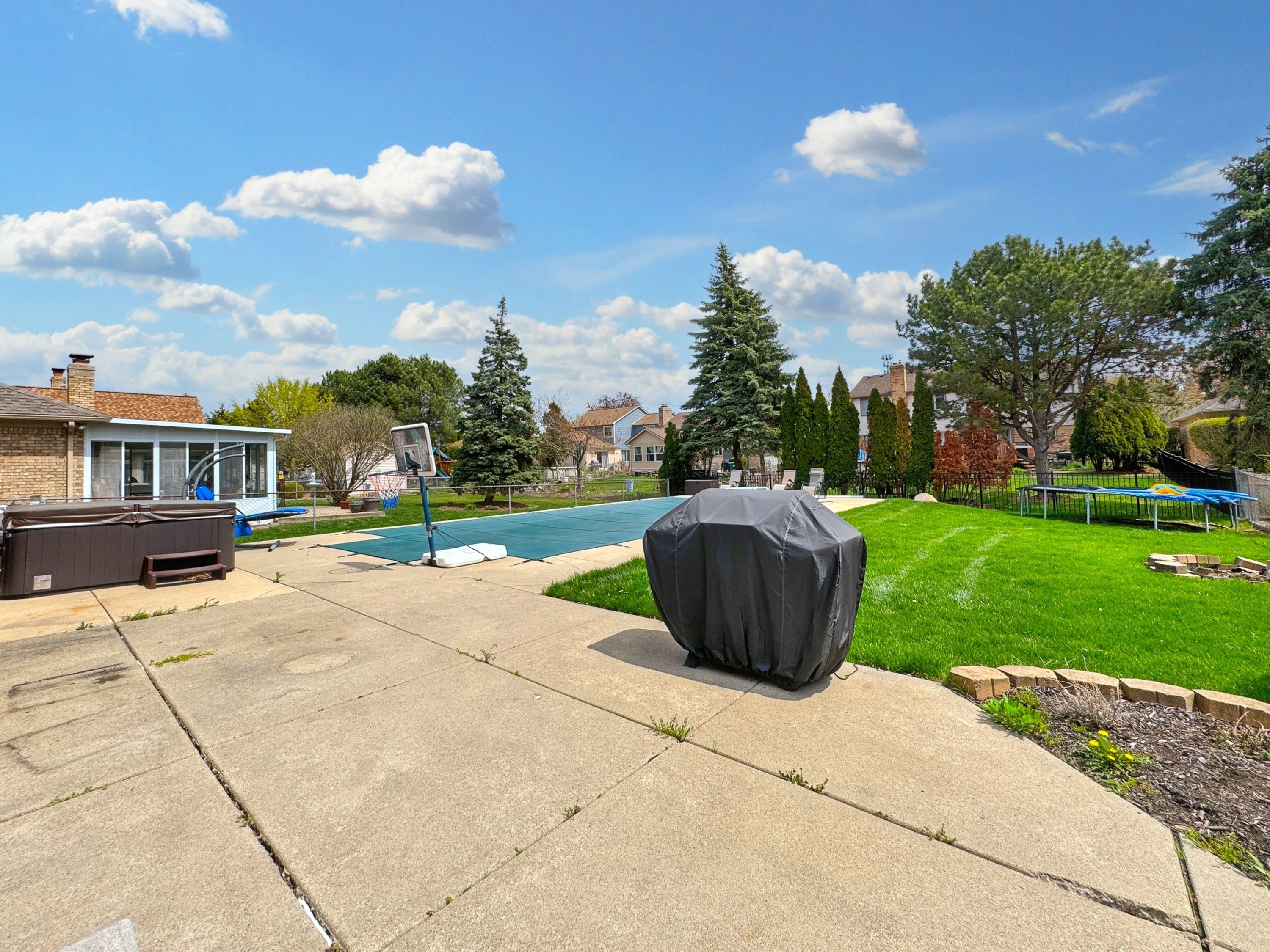 Macomb Township Macomb, Michigan 48044, United States, 4 Bedrooms Bedrooms, ,3 BathroomsBathrooms,Residential,Pending,116478