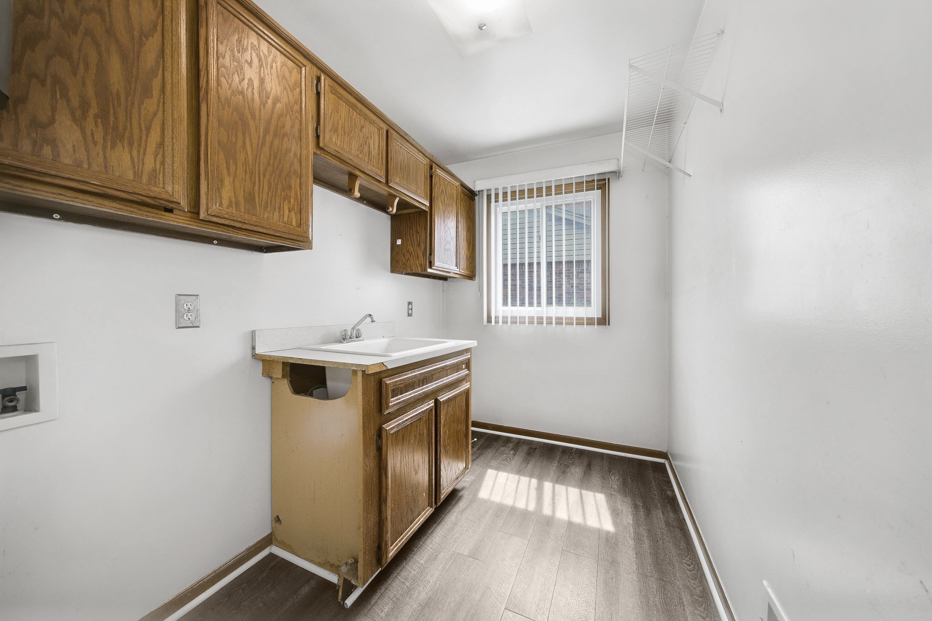 Macomb Township Macomb, Michigan 48044, United States, 4 Bedrooms Bedrooms, ,3 BathroomsBathrooms,Residential,Pending,116478