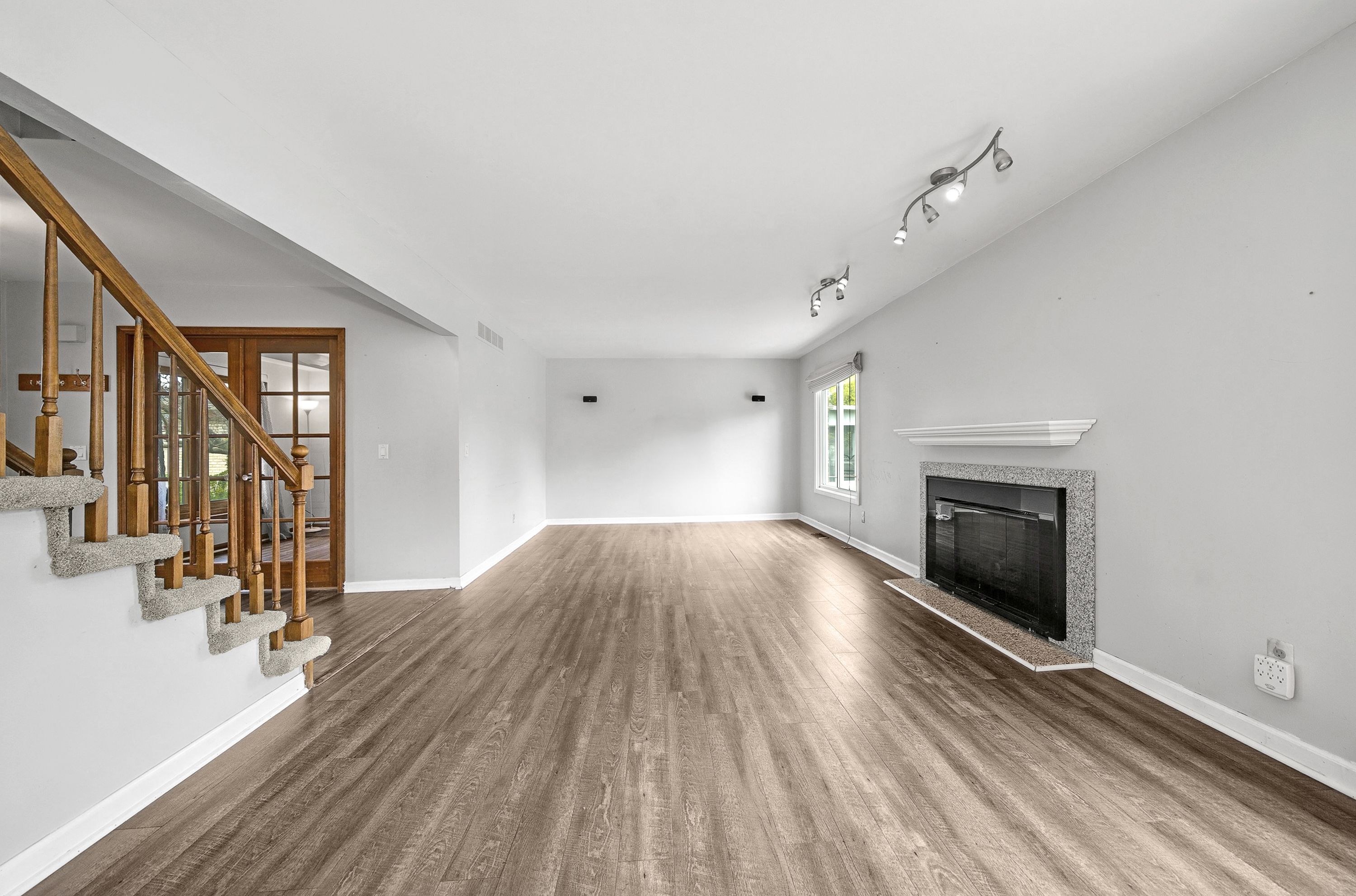 Macomb Township Macomb, Michigan 48044, United States, 4 Bedrooms Bedrooms, ,3 BathroomsBathrooms,Residential,Pending,116478