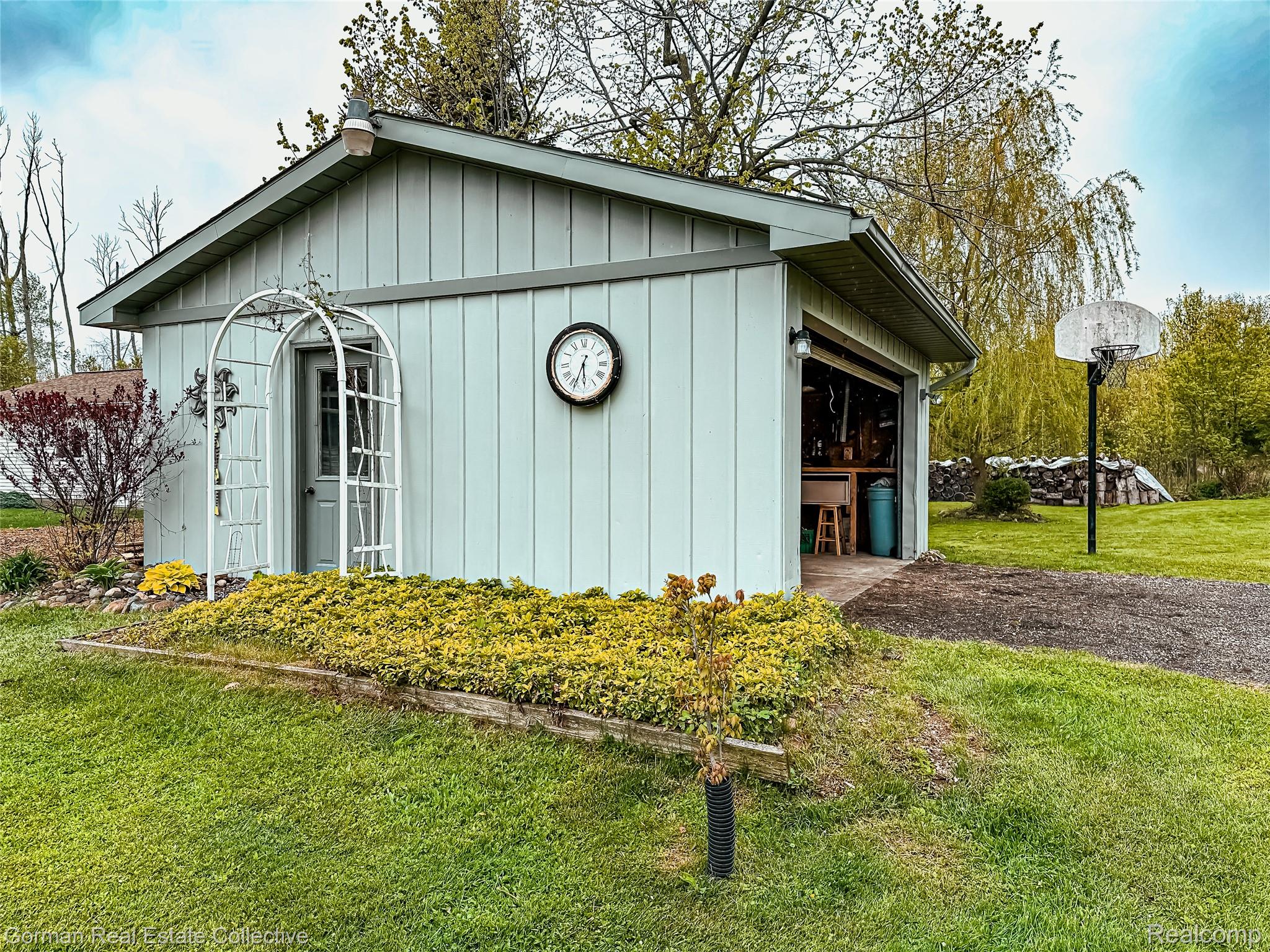 2109 S Lakeshore Rd.