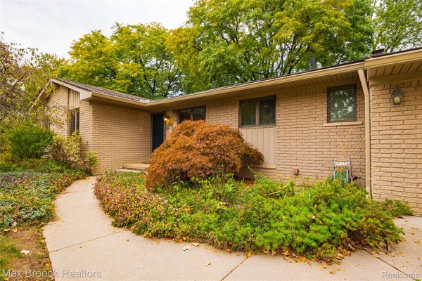 304 PARAGON DR, TROY, MI 48098 - Image cf51523febb20818d7fafc9af2cf4bbf/3005564214