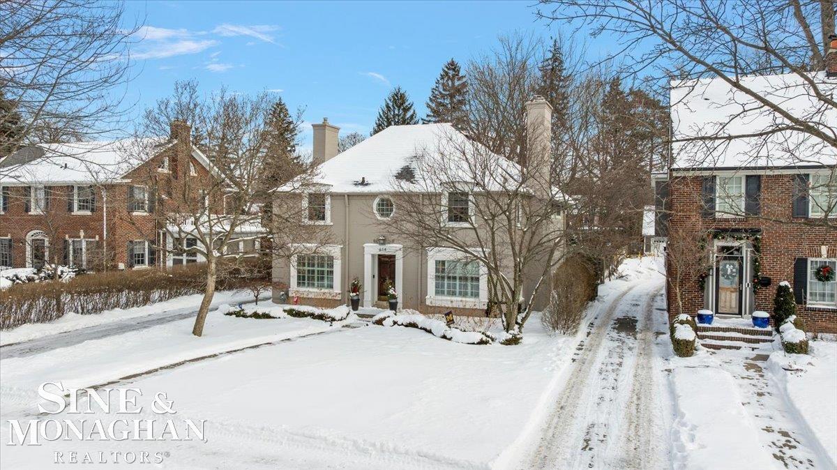 614 Rivard Boulevard