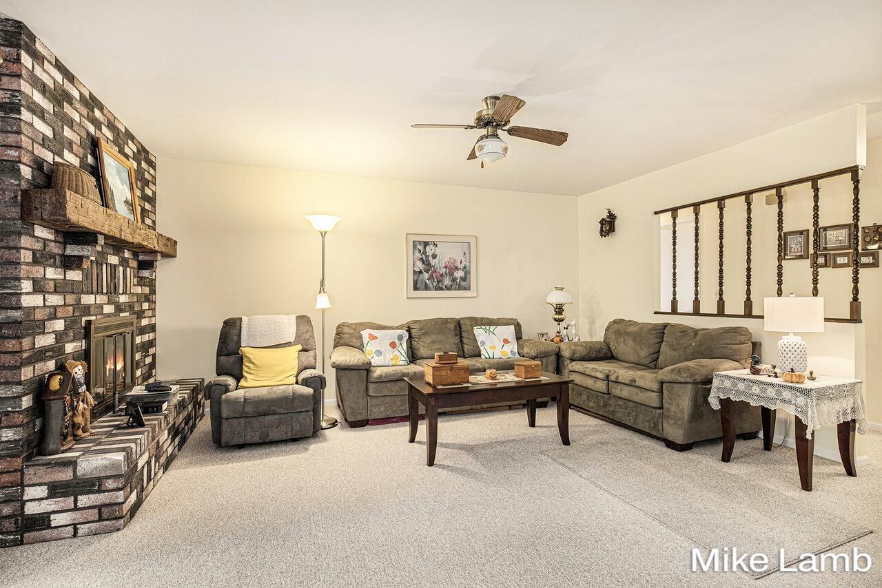 3825 14 Mile Road NW