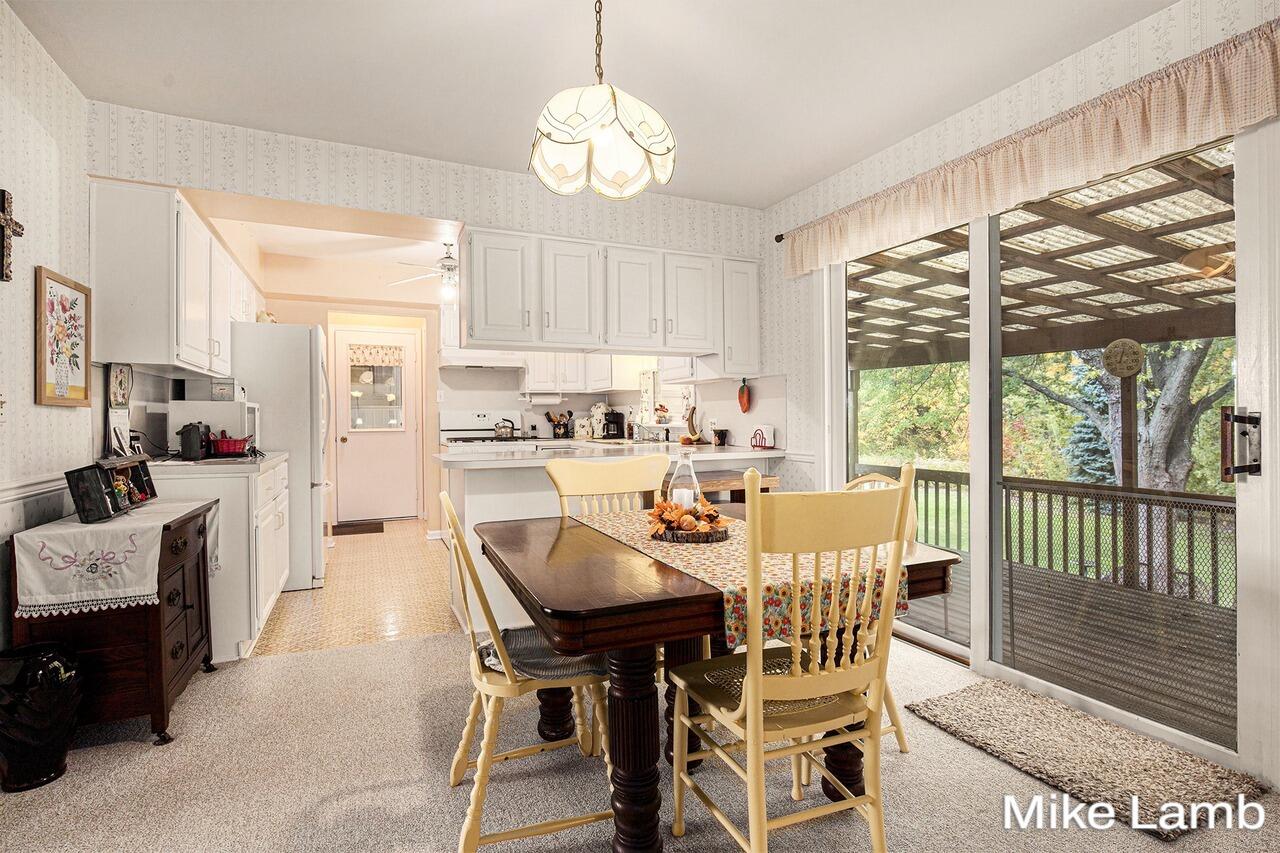 3825 14 Mile Road NW