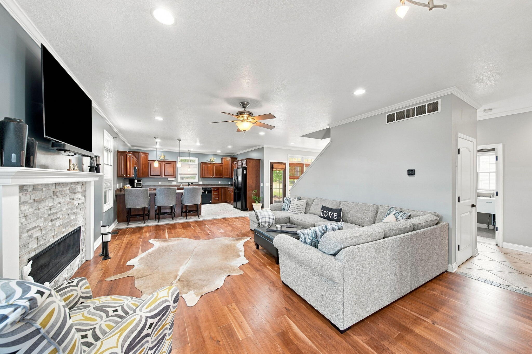 123 N Grand Pointe Drive