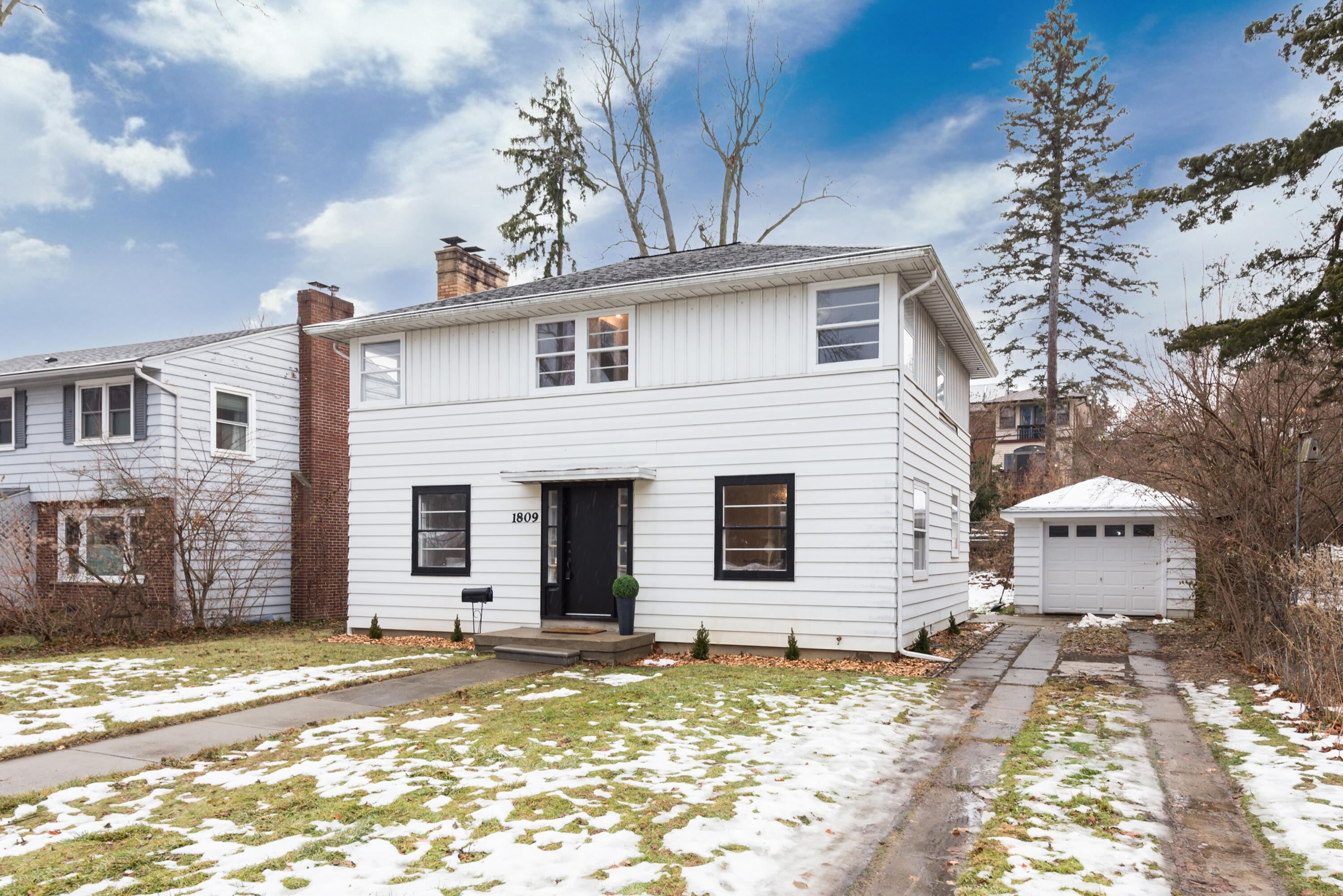 1809 E Stadium Boulevard