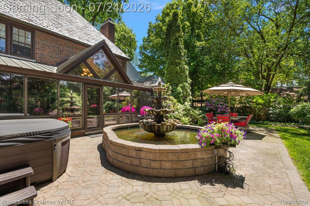 316 Hendrie Boulevard