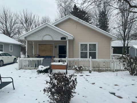 Photo of 65 Westover Street, Ann Arbor, MI 48103 (MLS # 81025061832)
