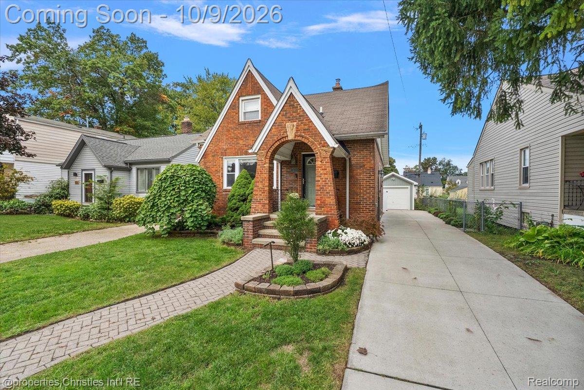 333 E Maplehurst Street