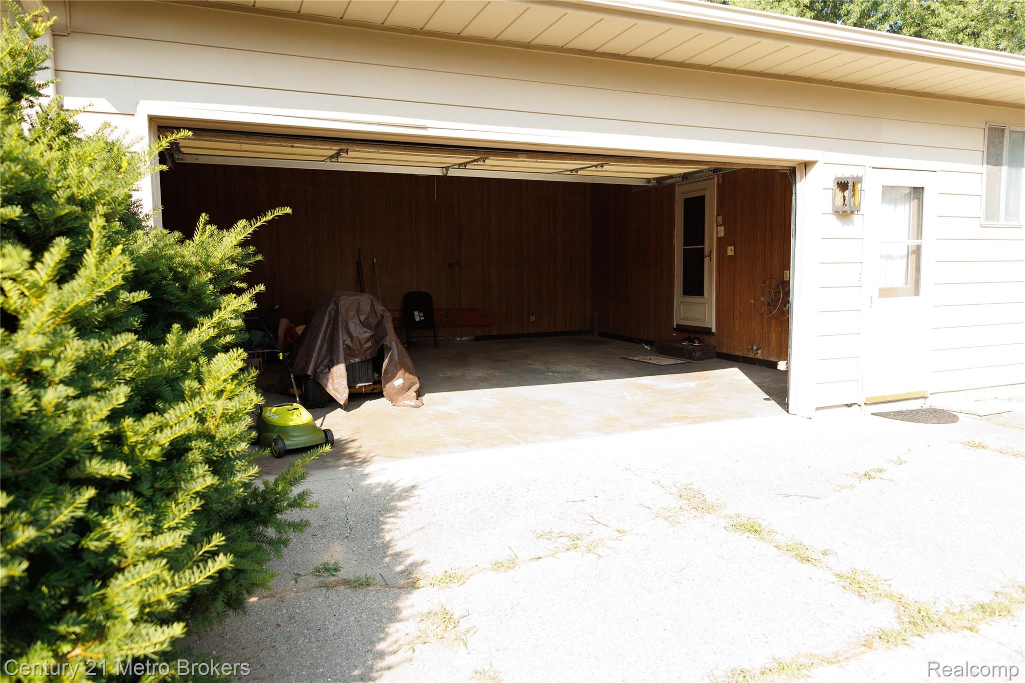 4394 Apache Drive