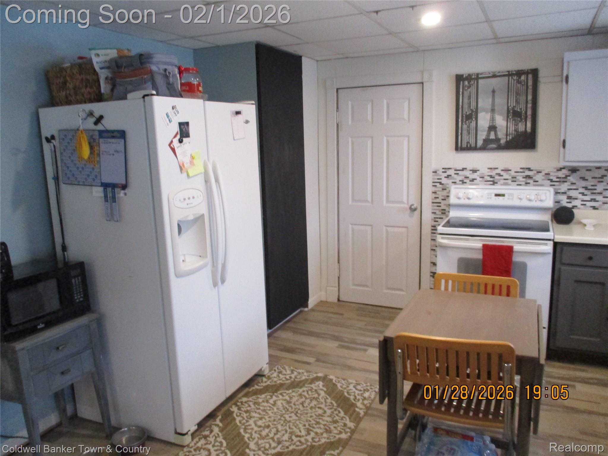 435 E Grand River Avenue