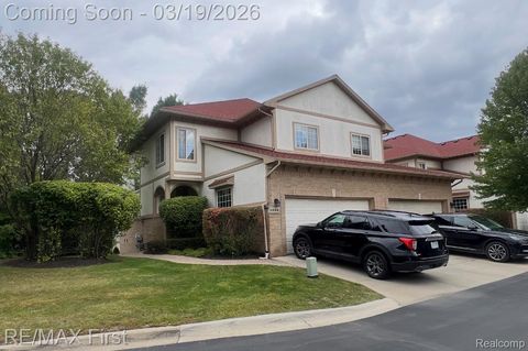 5998 Bella Vista Drive West Bloomfield Charter Township MI 48322