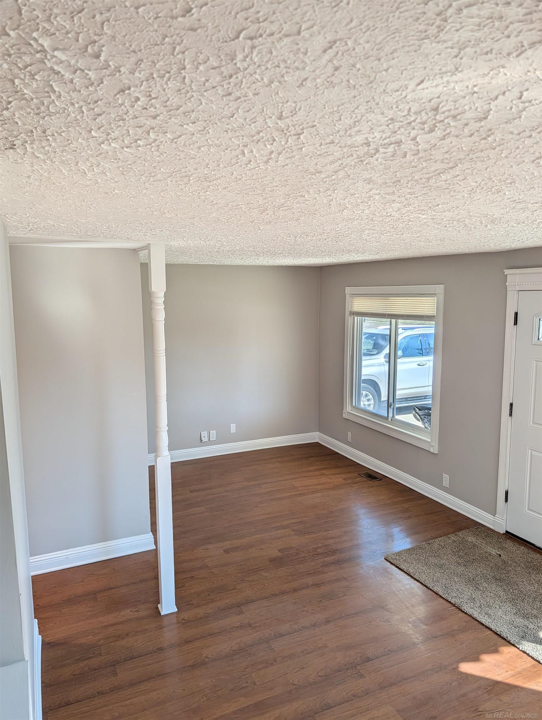 28827 Wauketa Avenue