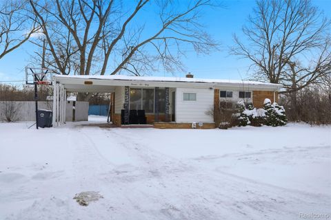 14530 Northfield Boulevard Oak Park City MI 48237