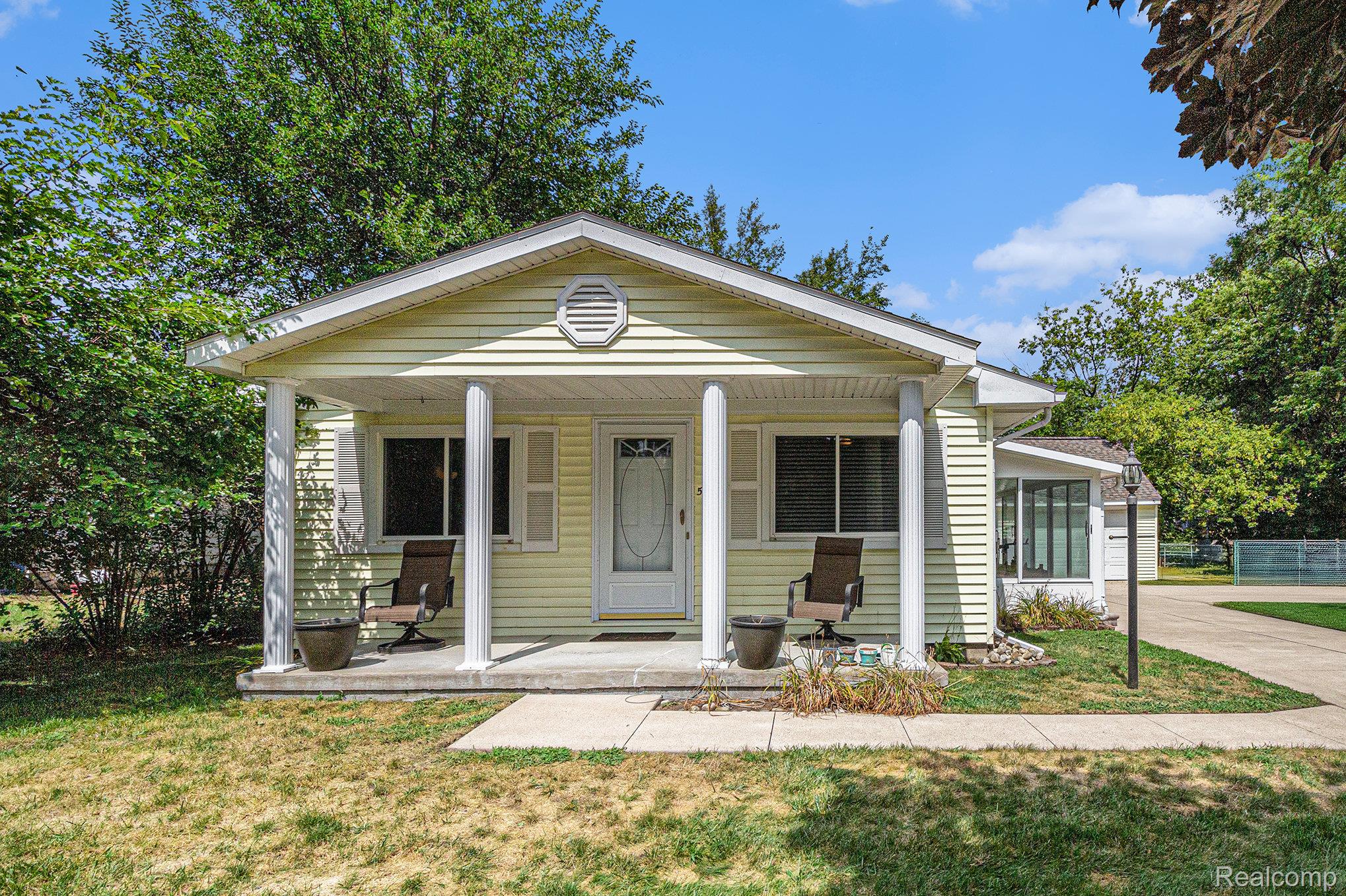 5524 Aylesbury Drive