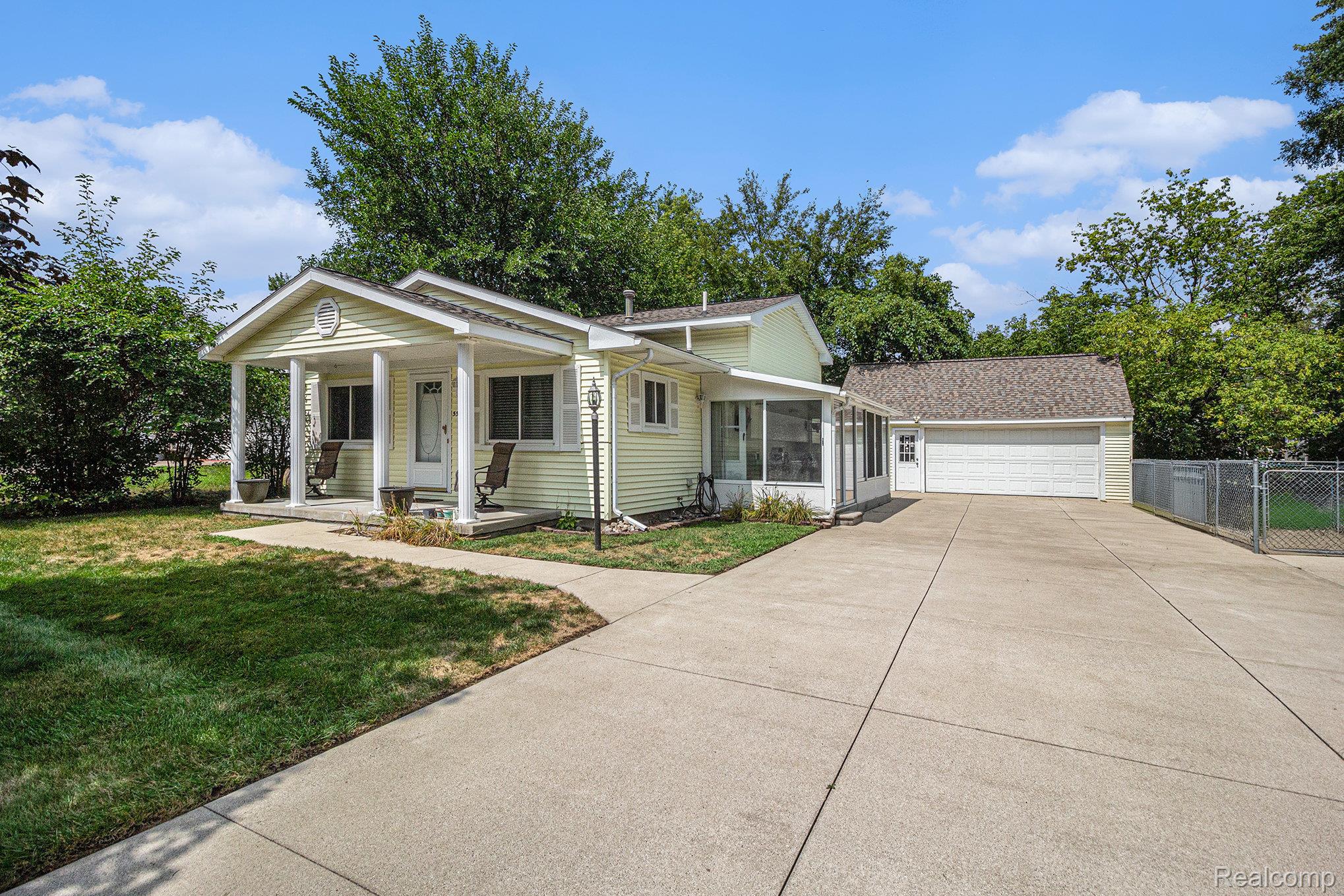 5524 Aylesbury Drive