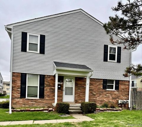 37371 Charter Oaks Boulevard Clinton Charter Township MI 48036