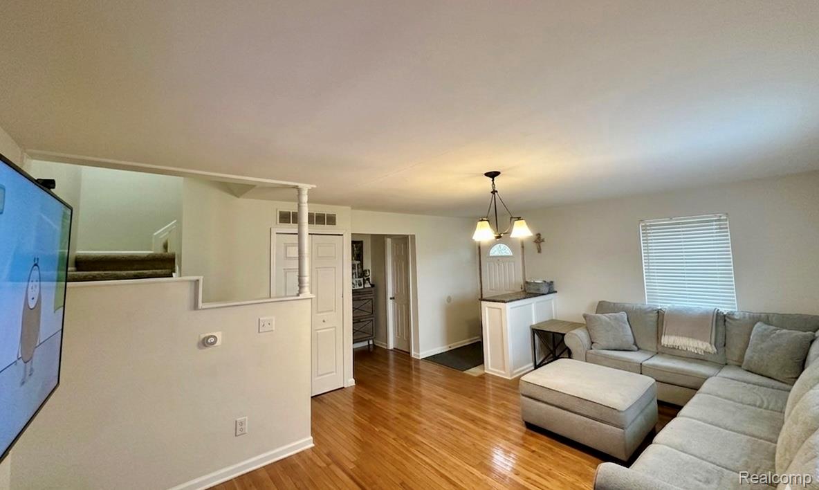 37371 Charter Oaks Boulevard