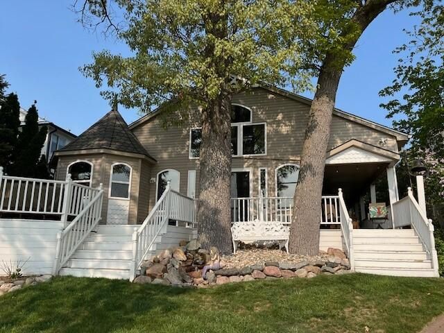 1864 POINT Street