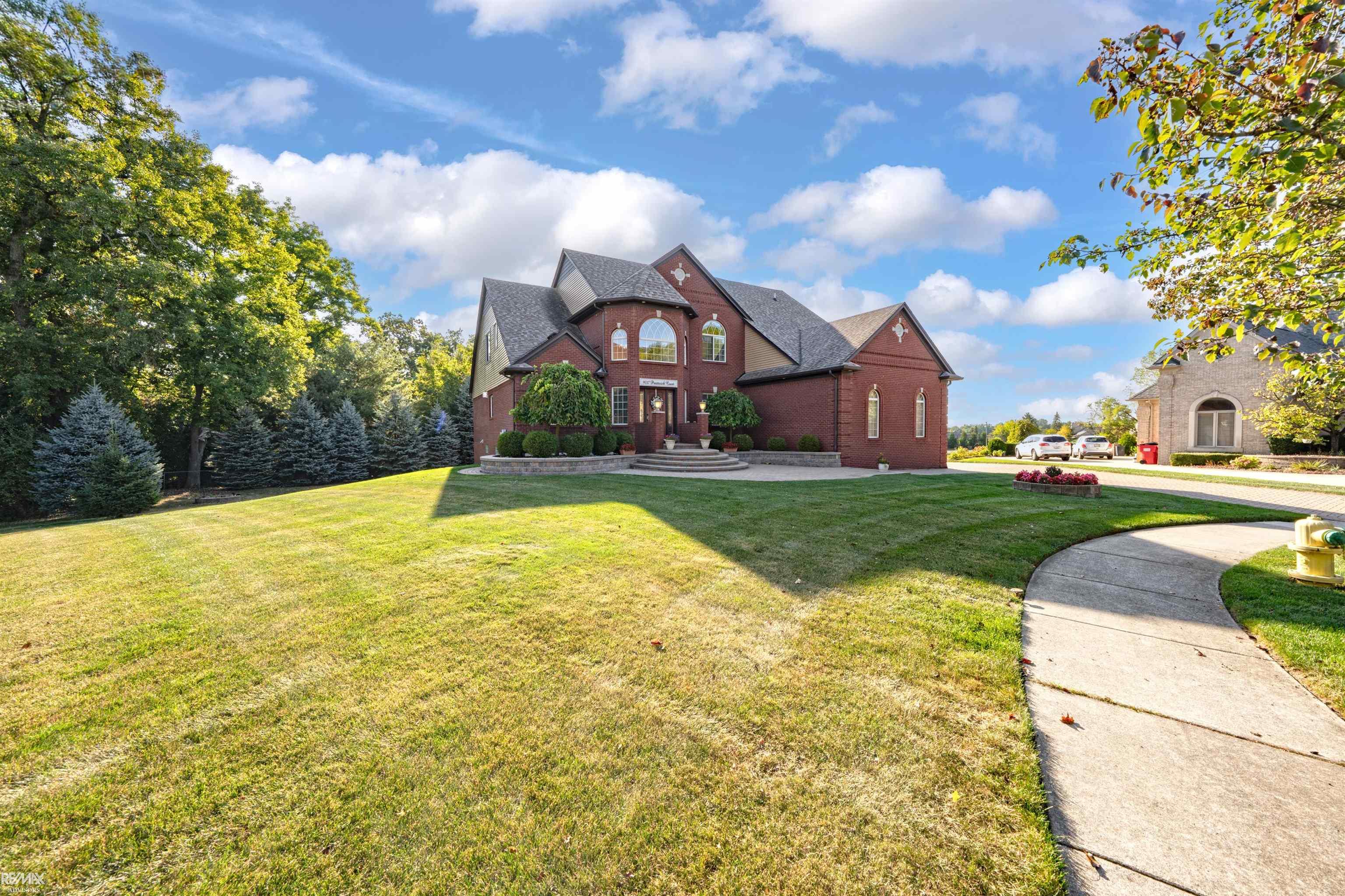 9037 Prestwick Court