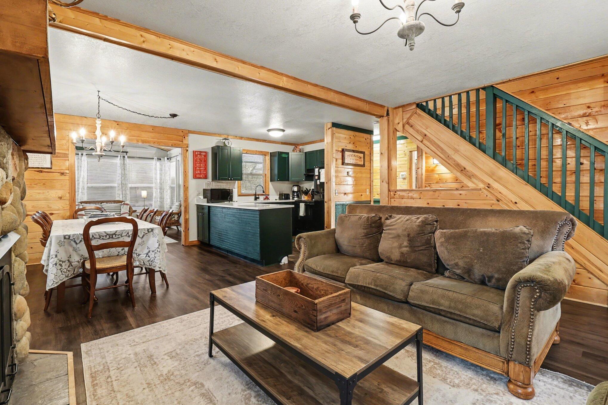 5526 Longbridge Road