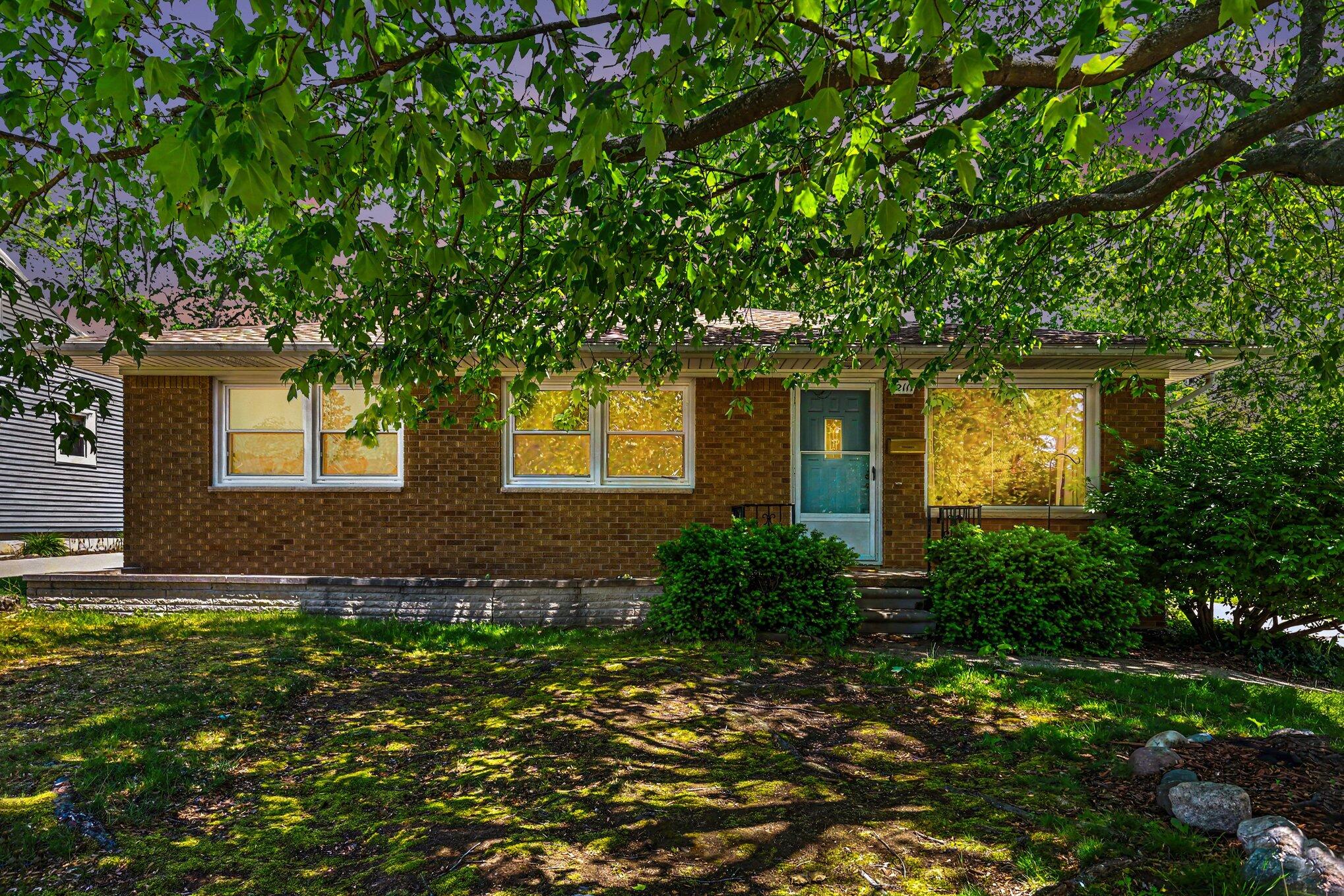 2117 Edwin Place