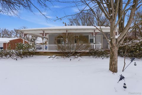 19061 Veronica Avenue Eastpointe City MI 48021