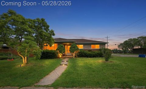 Photo of 29108 Dover Avenue, Warren City, MI 48088 (MLS # 20261037765)