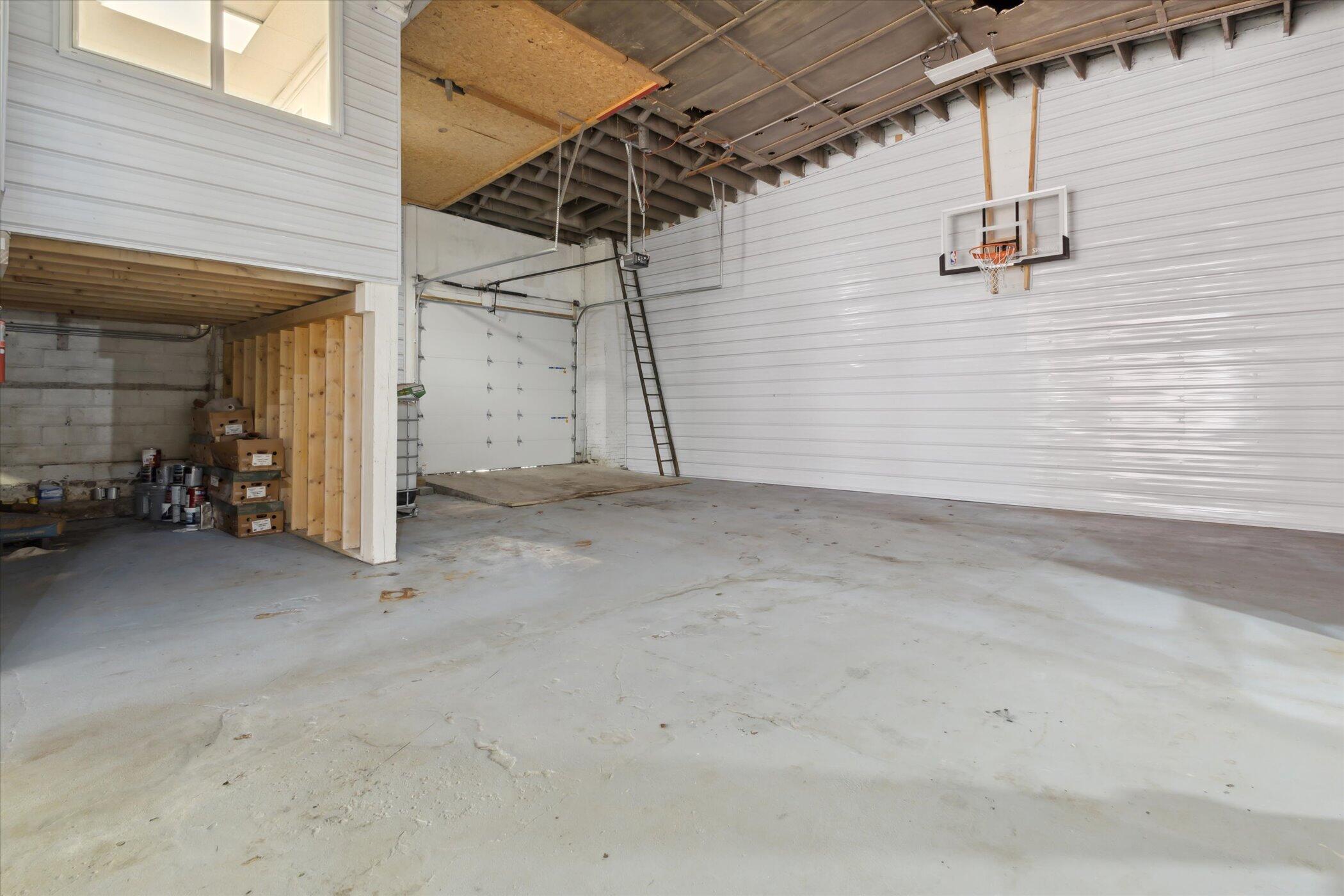 206 W Louis Glick Highway