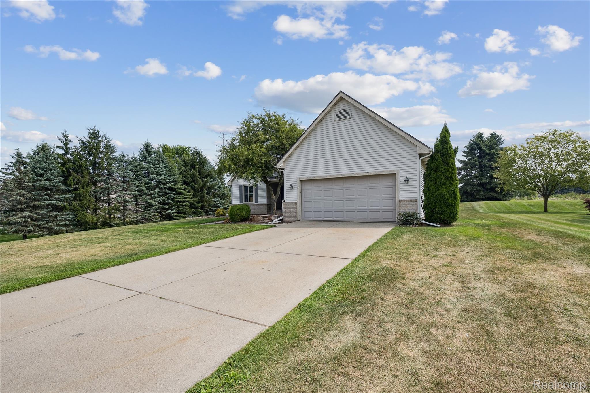 493 Cloverview Lane