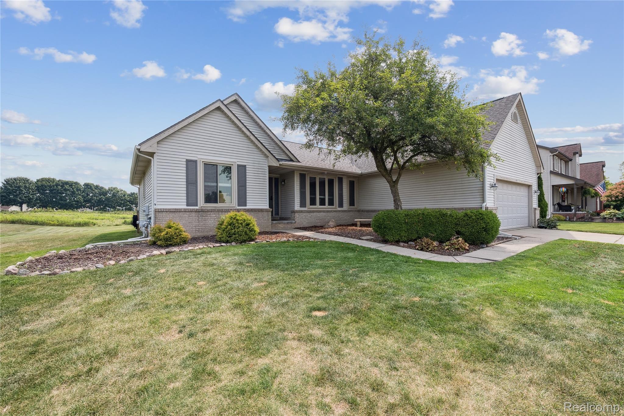 493 Cloverview Lane