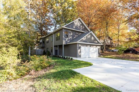 1293 Brighton Lake Road Brighton City MI 48116