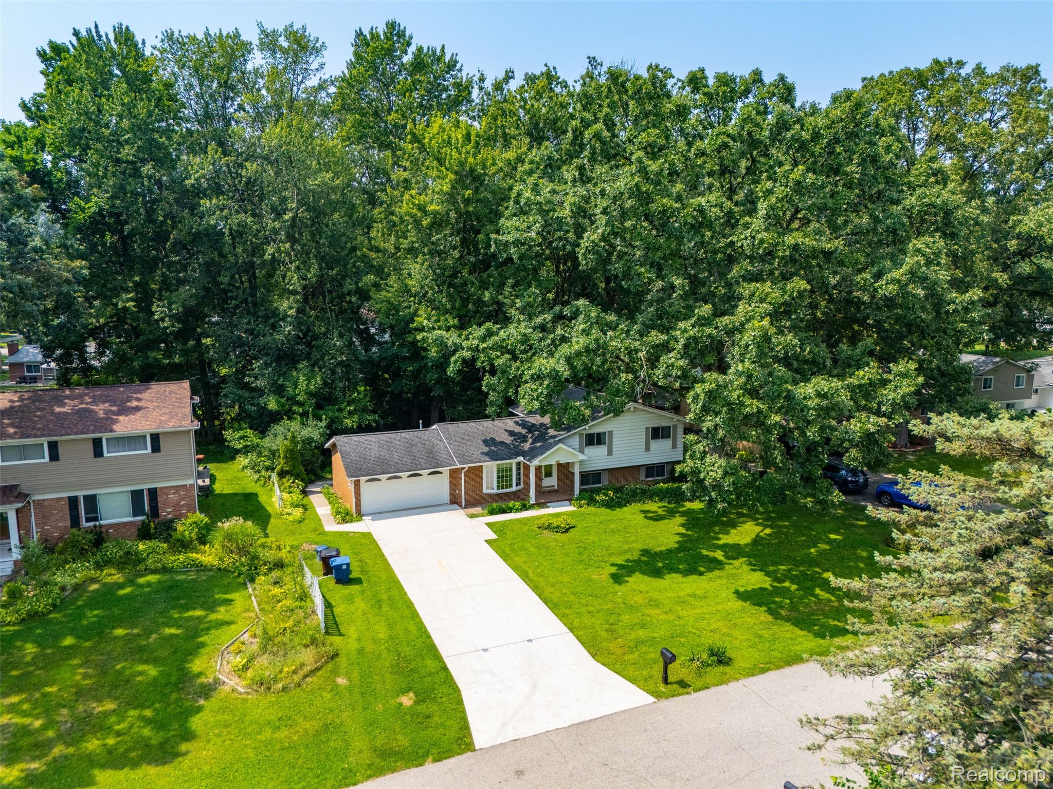 6223 Thorneycroft Drive