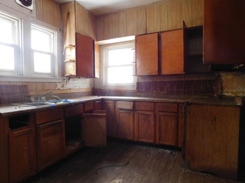 Tiny photo for 617 Dwight Avenue, Kalamazoo City, MI 49048 (MLS # 64026003327)