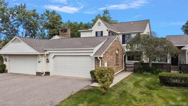 7139 CREEKS XING, WEST BLOOMFIELD, MI 48322 - Image cfd80eca053844aa68dcadc9ce7bd842/3869937021