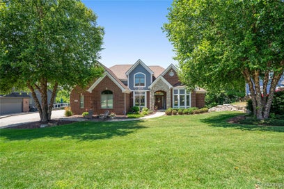 888 Suchava Drive White Lake Charter Township MI 48386