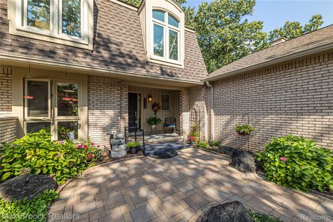 1136 Meadowglen Court Bloomfield Hills City MI 48304