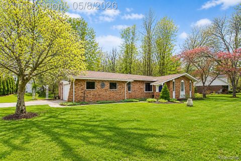 7584 Brookview Court Genoa Township MI 48116