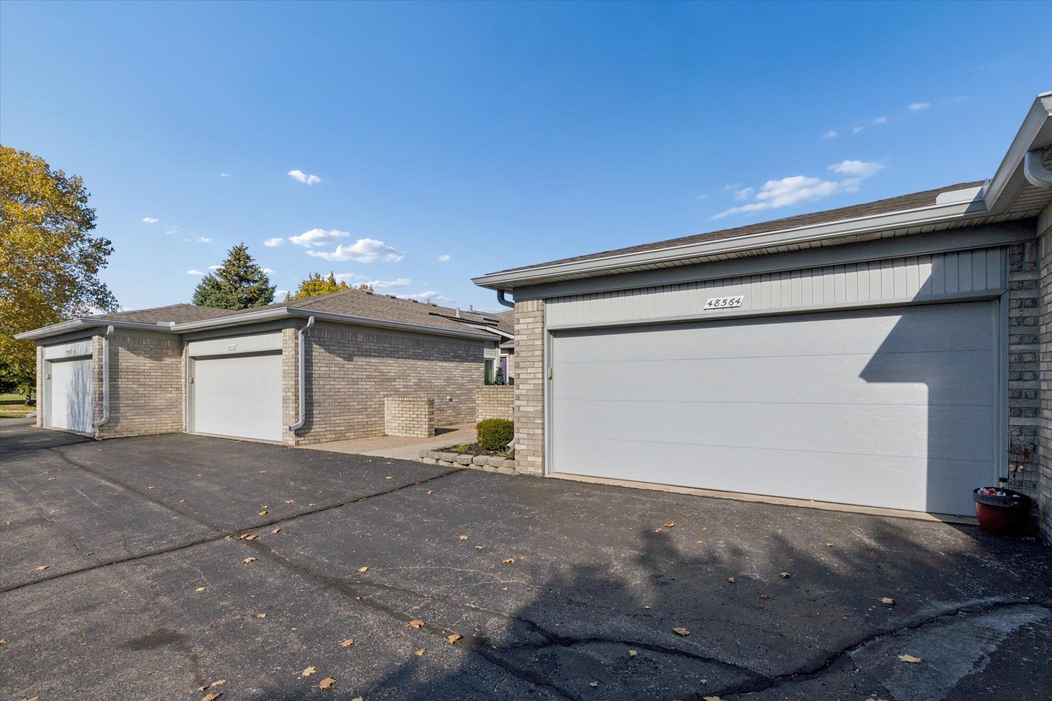 48564 Hudson Bay Ct Court