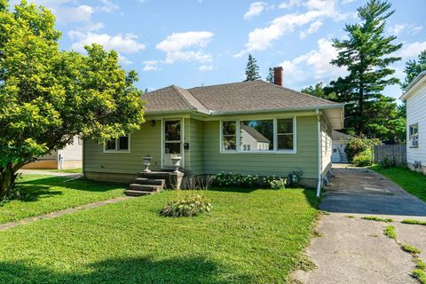 1521 chestnut Street Saginaw City MI 48602