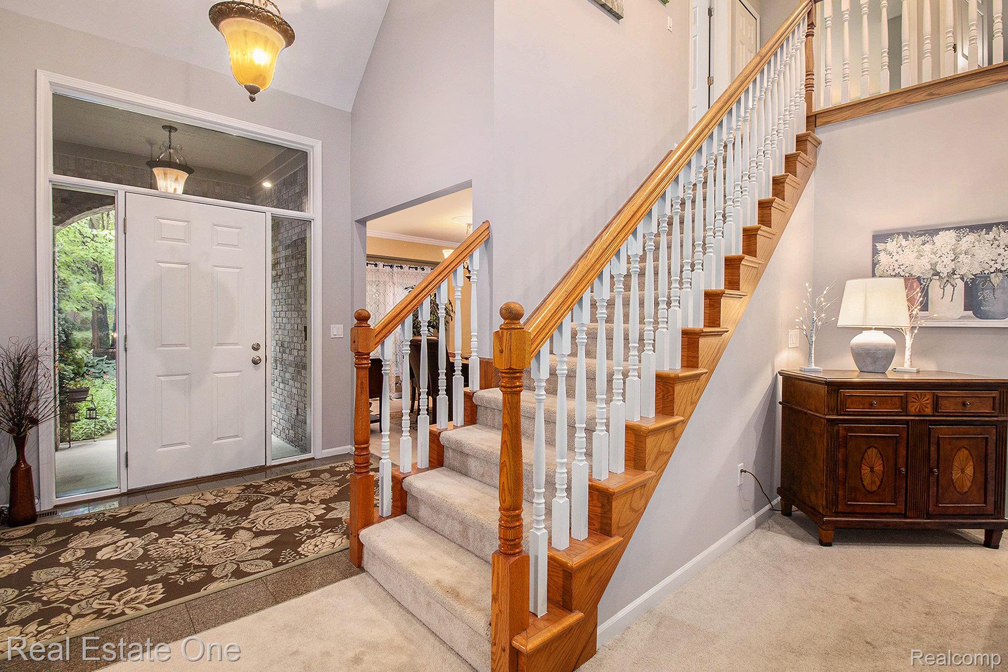 9832 Kingston Ridge