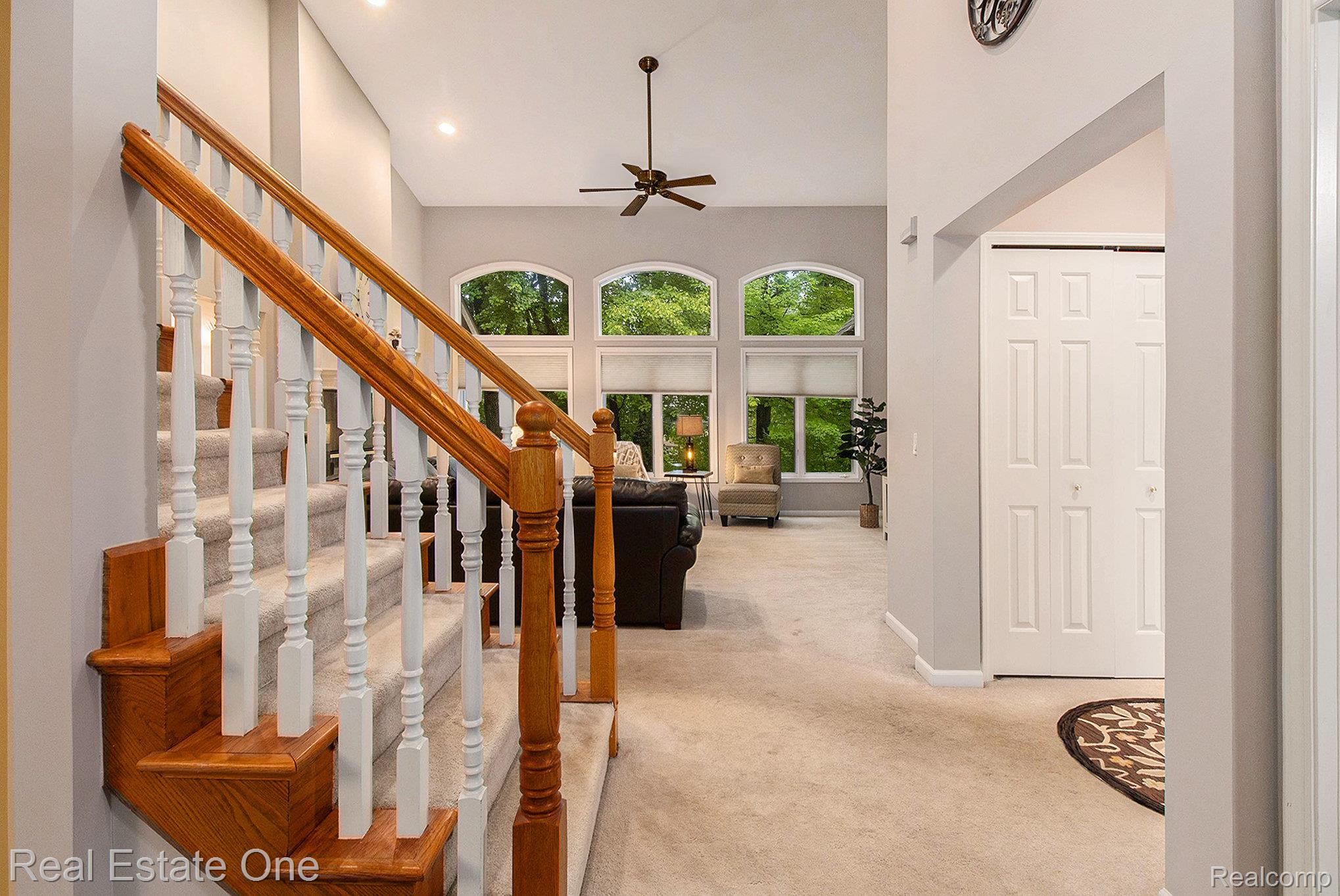 9832 Kingston Ridge