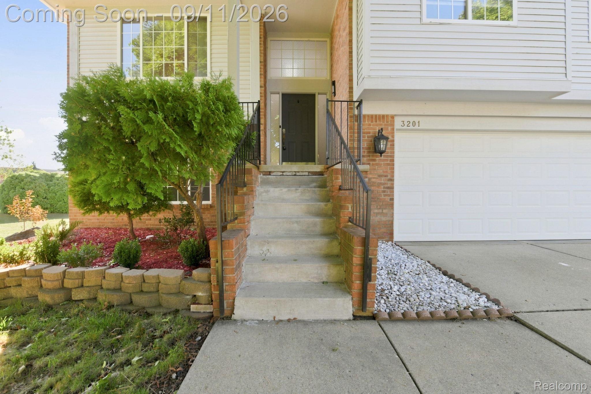 3201 Lynhurst Court