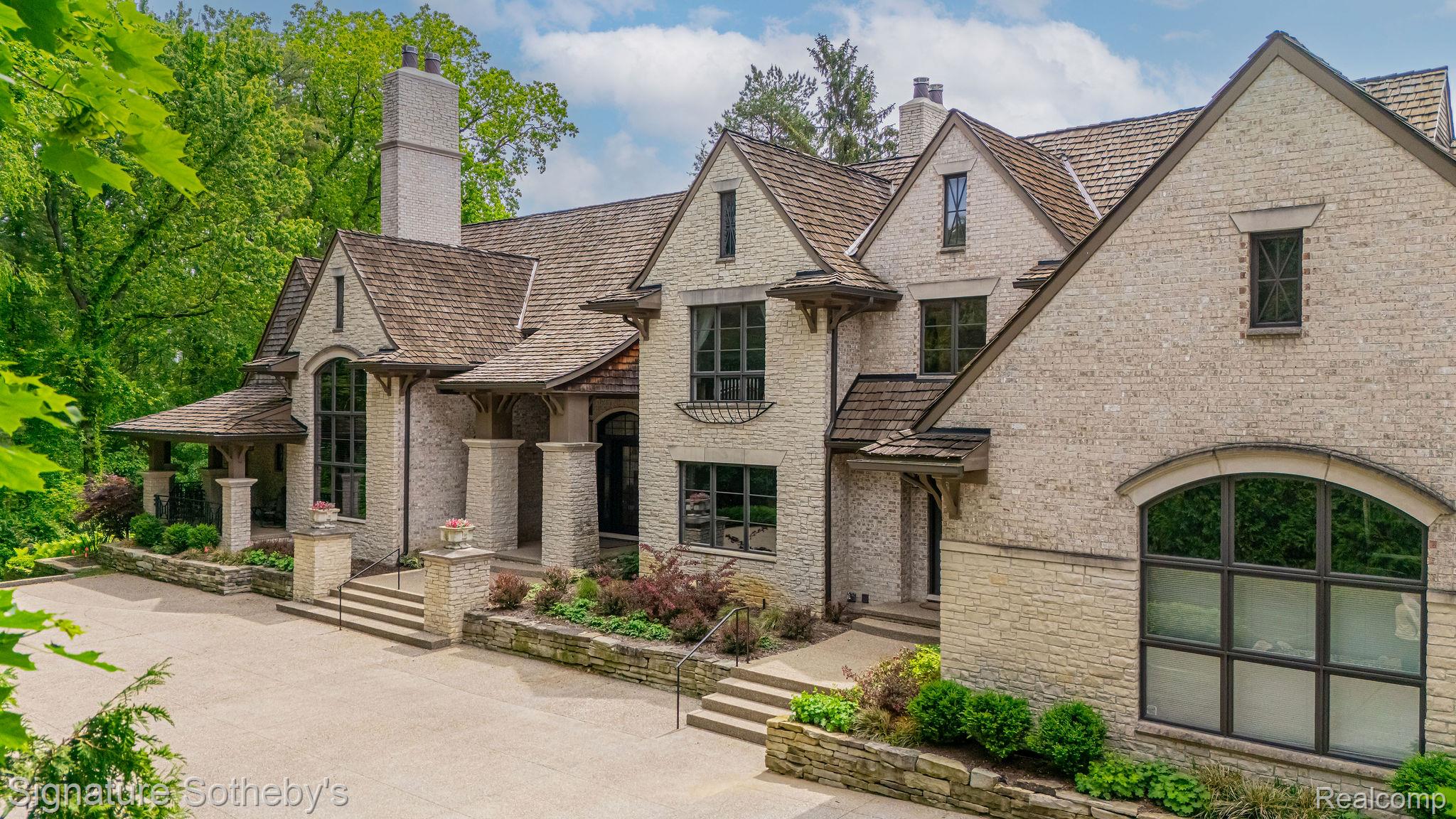 26377 Willowgreen Drive