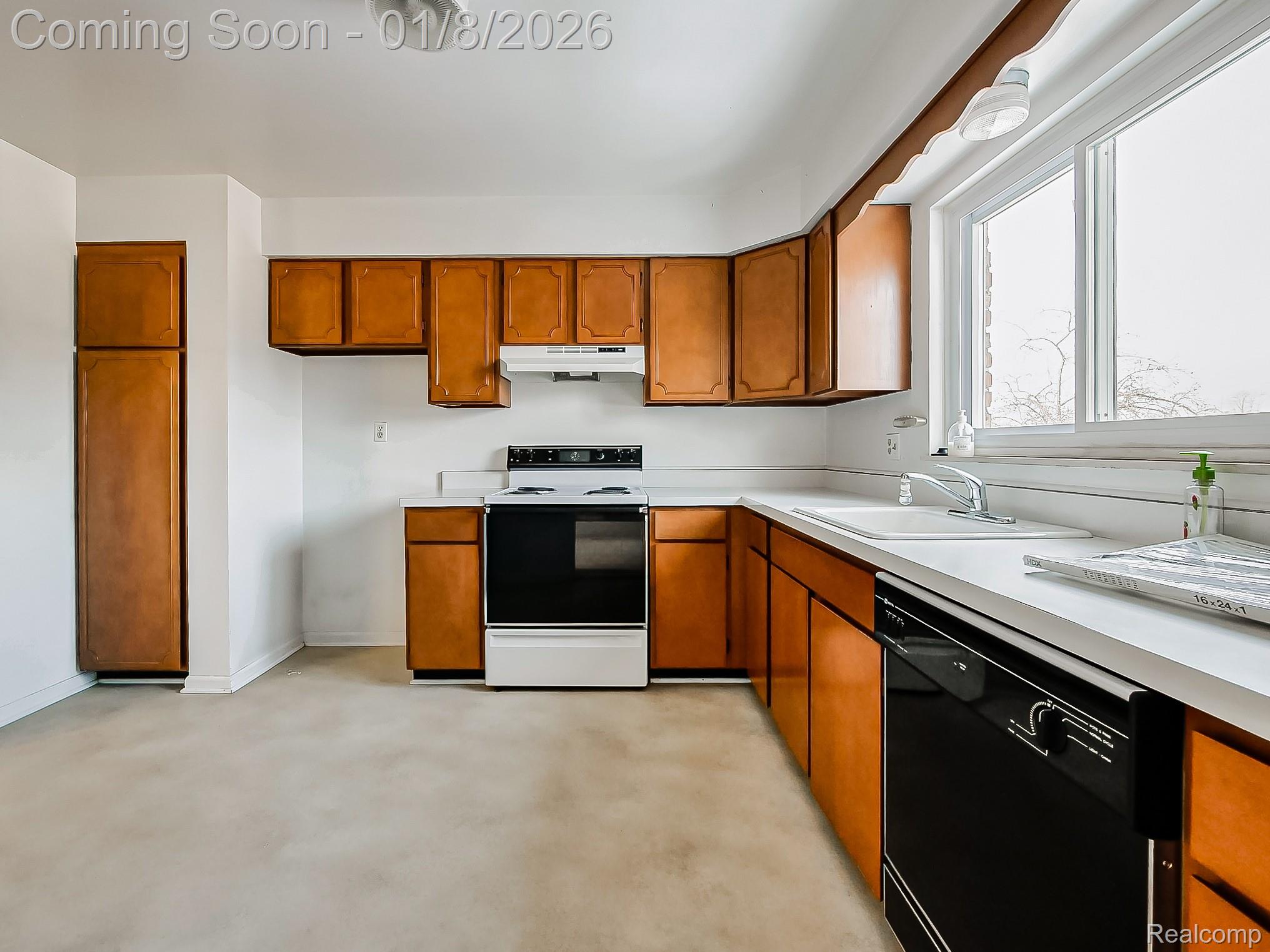 801 W Long Lake Road 4