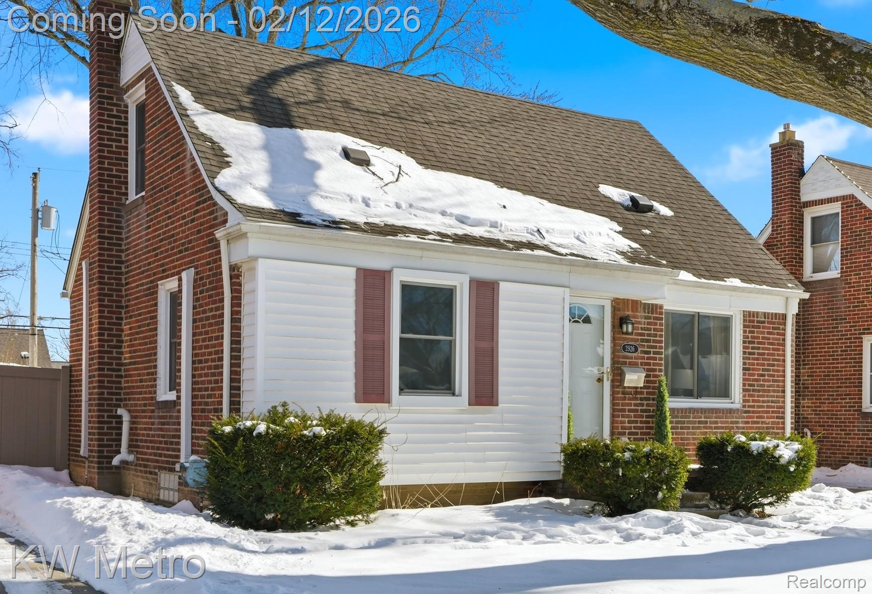 2926 N Altadena Avenue